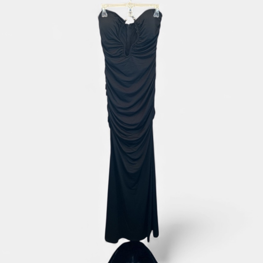 Windsor Women’s Black Low Plunge Strapless Formal Dress Size Large